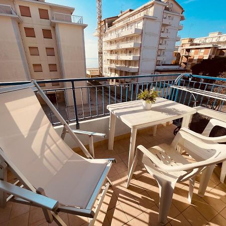 Condominio Saturno Lido di Jesolo Esterno foto