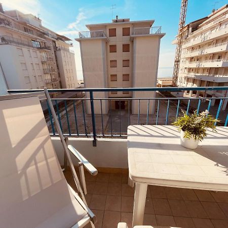 Condominio Saturno Lido di Jesolo Esterno foto