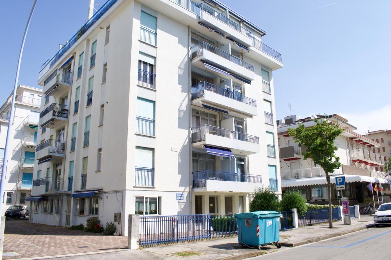 Condominio Saturno Lido di Jesolo Esterno foto