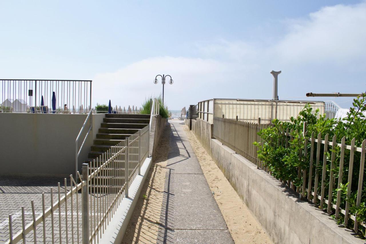 Condominio Saturno Lido di Jesolo Esterno foto