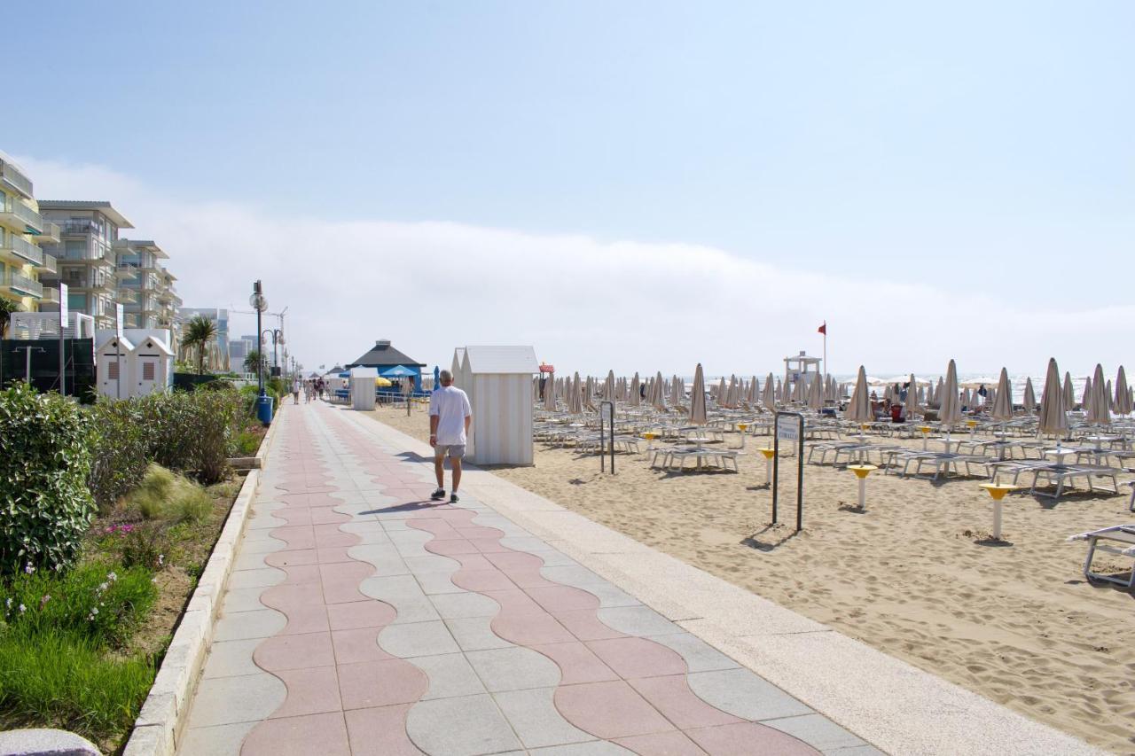 Condominio Saturno Lido di Jesolo Esterno foto
